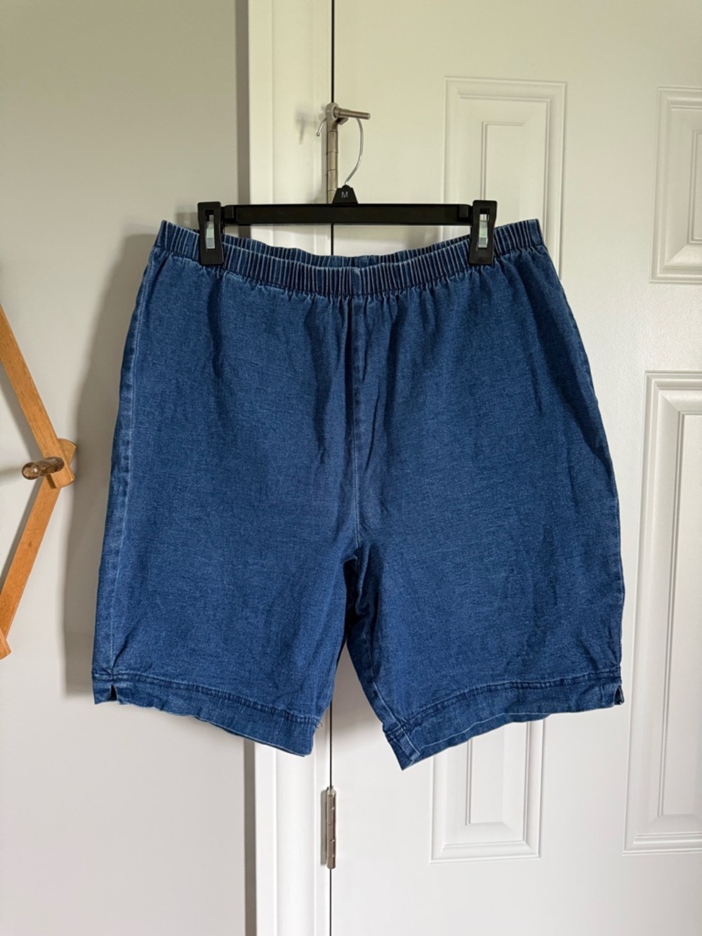 L.A. Blues Women's Blue Denim Elastic-Waist Shorts